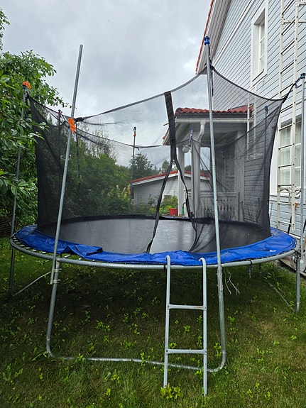Iso pyöreä trampoliini halkaisija 390 cm