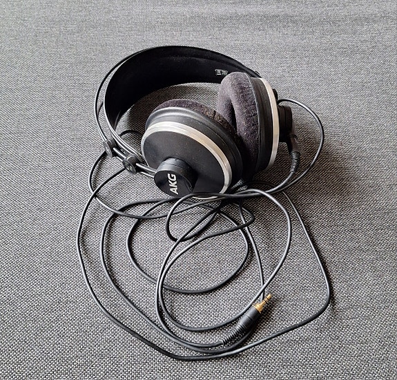 AKG K273 Pro studiokuulokkeet *erittäin hyvät