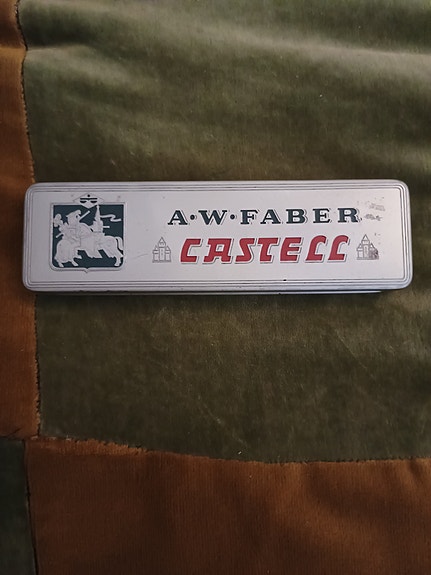 A.W. Faber Castell metallinen kynäkotelo