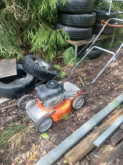 Husqvarna ruohonleikkuri bensiinikäyttöinen