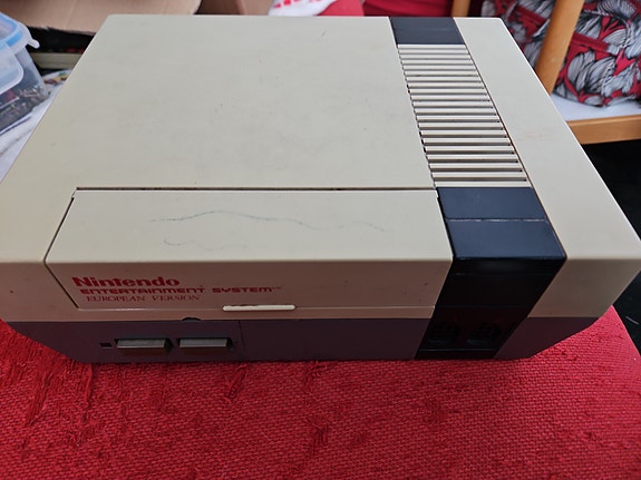 Nes 8-bit konsoli