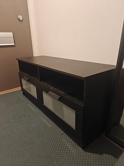 Hemnes Tv- taso