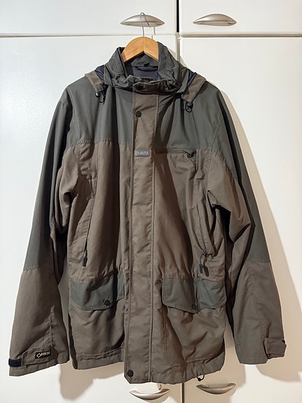 Sasta Gore-Tex metsästyspuku – kuin uusi (takki XL, housut 52)