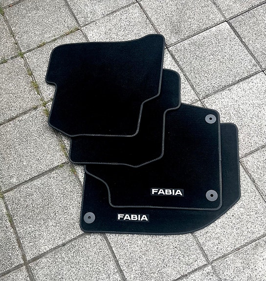 Skoda Fabia Auton kangas lattiamattosarja
