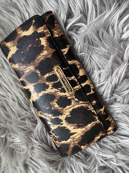 Victoria's Secret tekonahkainen leopardikuvioinen lompakko naisille