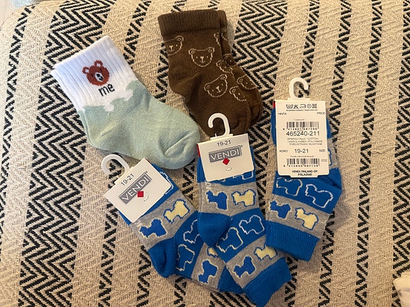 Lasten sukat 5 paria–Vendi 3 paria(19-21 koko) + 2 paria 🧸🧦 kaupan päälle