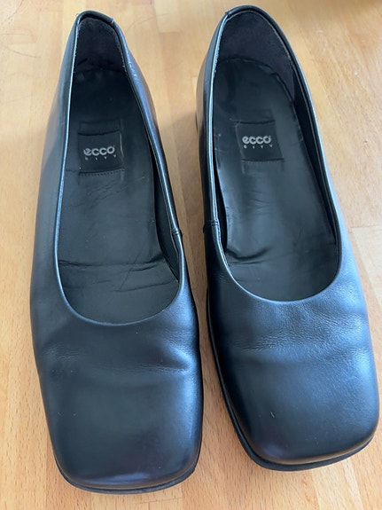 ECCO mustat avokkaat koko 39