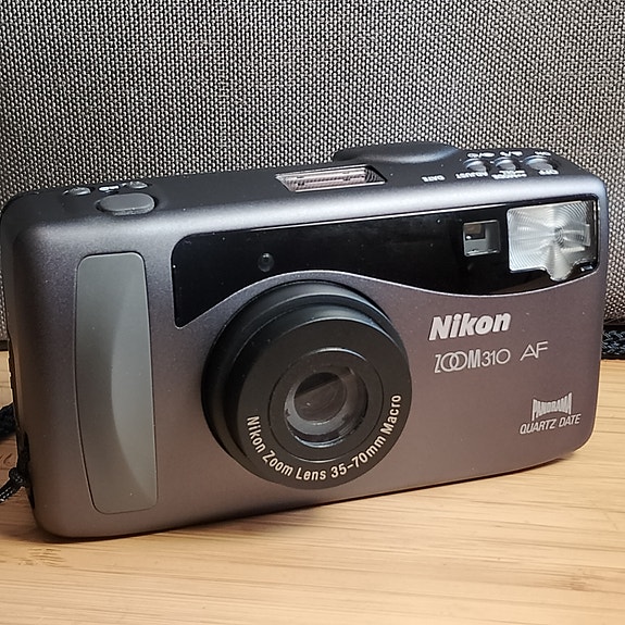 Nikon Zoom 310 AF filmikamera
