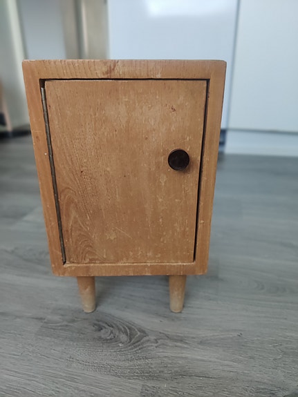 Käsintehty, vintage yöpöytä/ kaappi