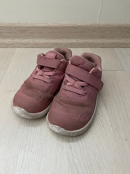 Niken kengät koko 22