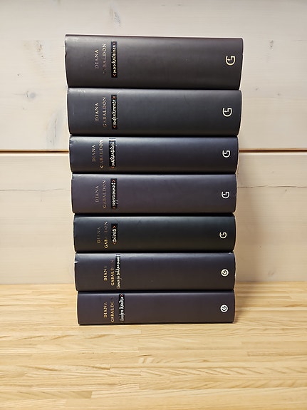 Matkantekijä -kirjasarja, Diana Gabaldon