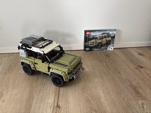 LEGO Technic maastoauto Land Rover Defender rakennussarja
