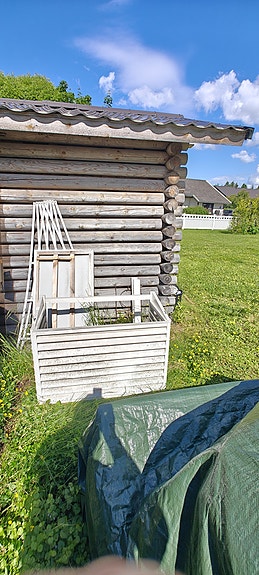 Ilmalämpöpumpun suoja ja saunan ovi