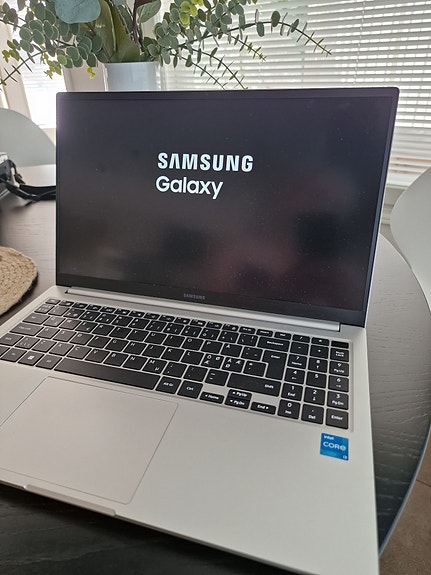 Samsung Galaxy Book2 15,6" kannettava i3/8/256