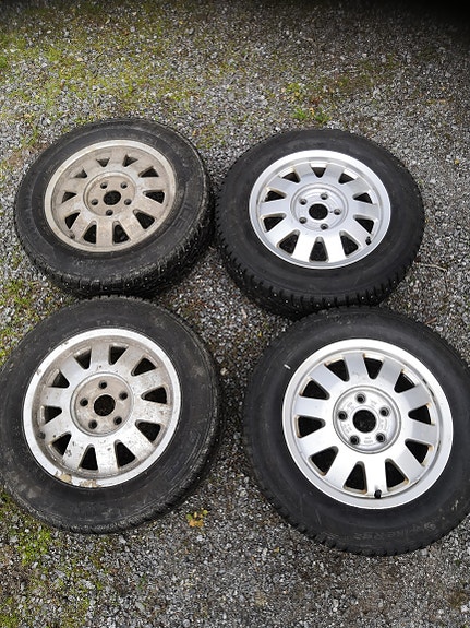 Audi a4 b5 nastarenkaat vanteilla