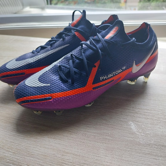 Nike Phantom GT jalkapallokengät koko 42 FG/SG