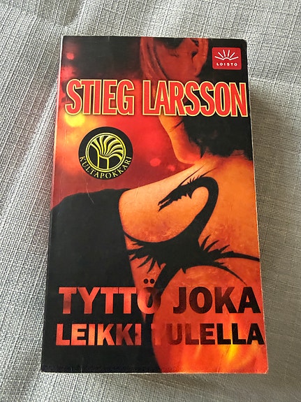 Tyttö joka leikki tulella