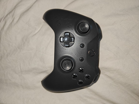 Xbox One musta ohjain