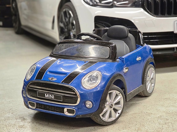 Mini lasten sähköauto