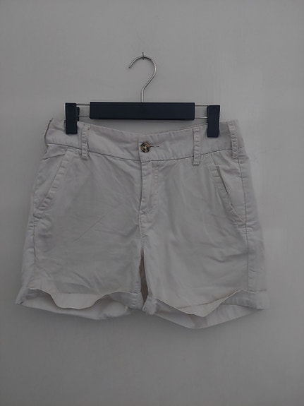 Valkoiset shortsit
