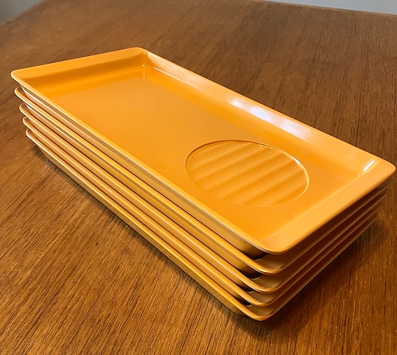 Fiskars Fiskamin oranssit aamiaislautaset 5 kpl, 70-luvun retroa