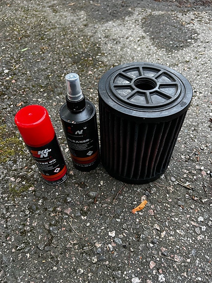 Audi A6 Bi-Tdi K&N ilmanputsari ja puhdistusaineet