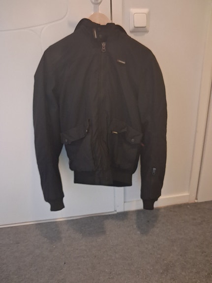 Bomber / street tyylinen mp takki koko M
