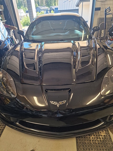 Corvette C6 hiilikuituinen konepelti