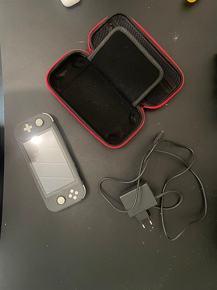 Nintendo Switch Lite käsikonsoli