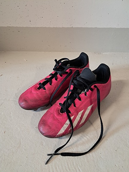 Adidas nappikset koko 35
