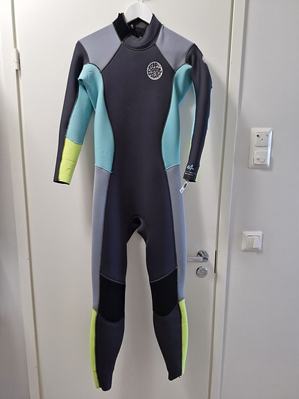 Rip Curl naisten märkäpuku (koko:8)