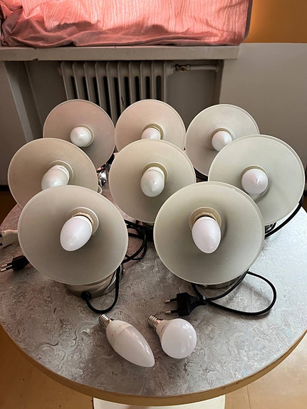 Yöpöydän seinävalaisin, hinta/pari, 8 kpl