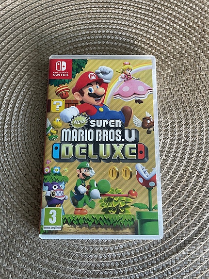 Nintendo Switch Super Mario Bros. U Deluxe peli