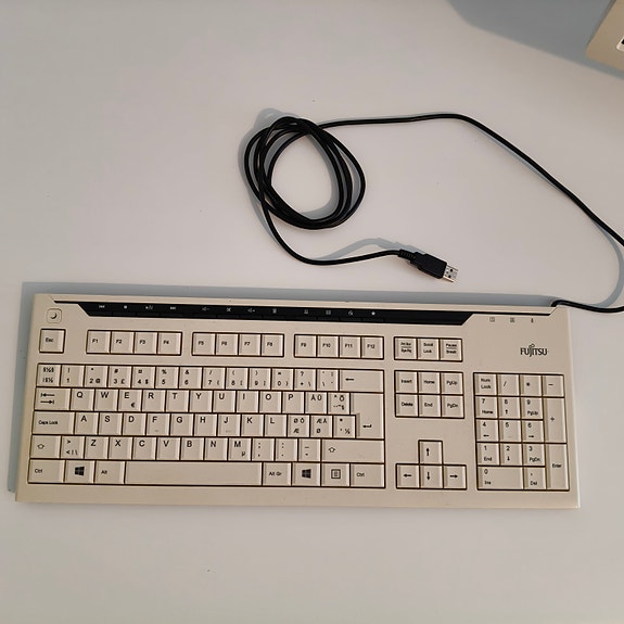 Fujitsu USB- näppäimistö
