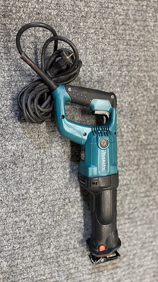 Makita puukkosaha JR3050T
