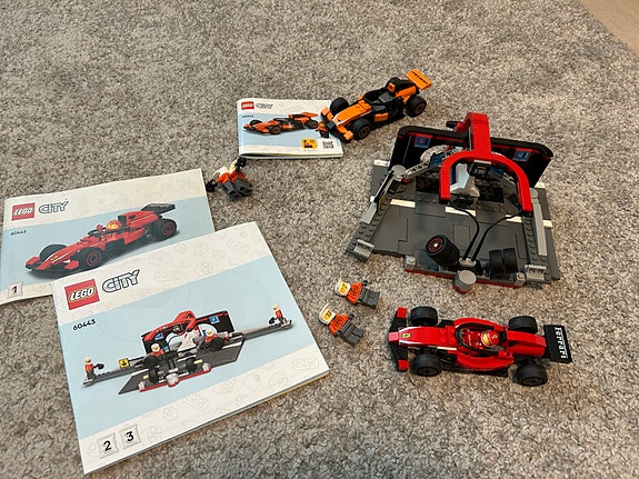 LEGO City formula varikkosetti 60443 ja 60442