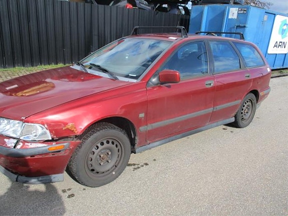 Volvo V40 purkosia
