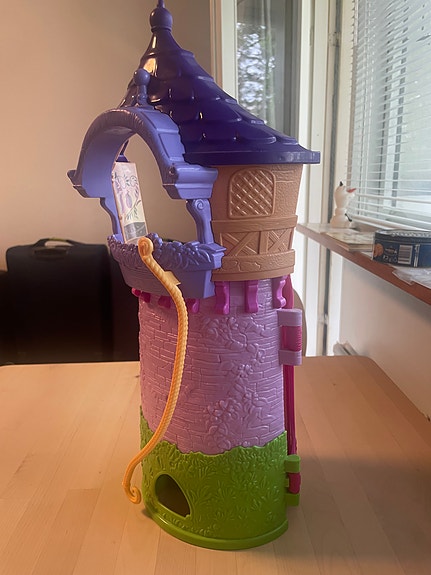 Disney Princess Kaksin karkuteillä Tähkäpään torni / Rapunzel torni