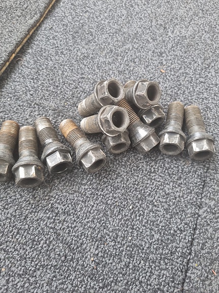 Rengas pultteja 12 kpl