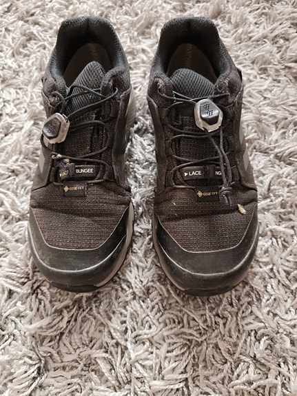 Adidas lasten Gore-Tex kengät koko 31 musta unisex