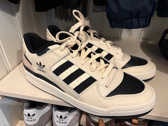 Adidas Originals Forum Low CL tennarit koko 45 beige/musta