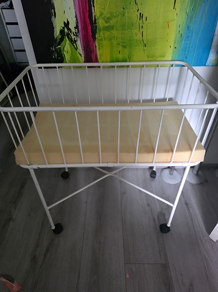 Vauvan sairaalasänky/ ensisänky