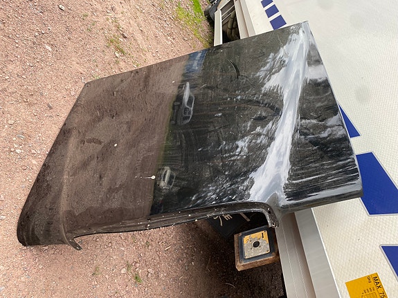 W115 konepelti