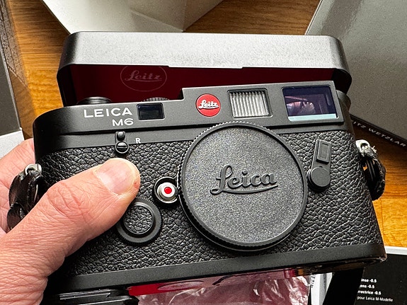 Leica M6 filmikamera musta (10557 reissue)