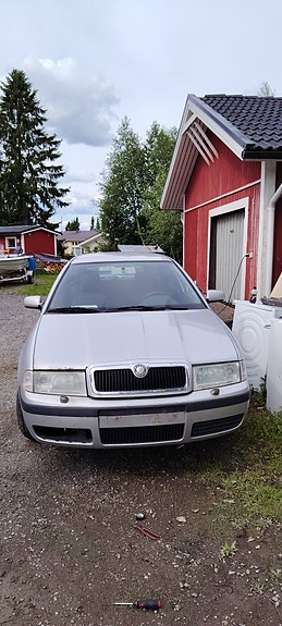 Skoda octavia 2003 vuosimallin varaosia