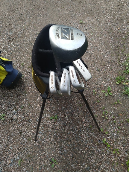 lasten Golfmailasetti ja stand-bägi