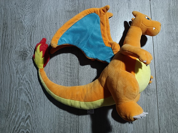 Pokemon Charizard pehmolelu (Herttoniemi/Hki)