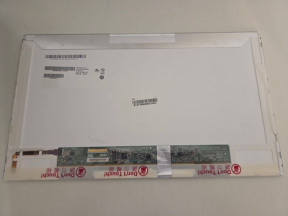 15,6" kannettavan näyttö