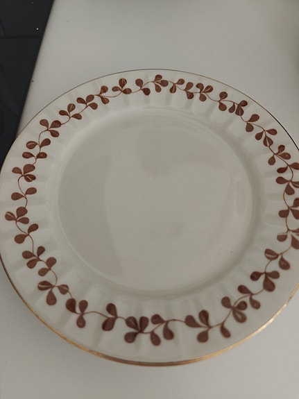 Neljä Arabia Vanamo leipälautasta
