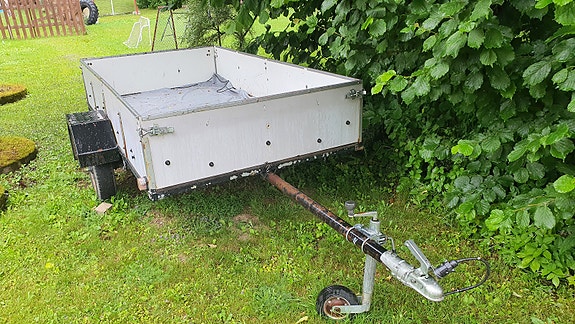 Peräkärry omavalmiste